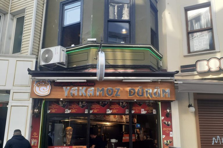 Yakamoz Dürüm-Hatay döner ve kebabının dürüm lezzeti